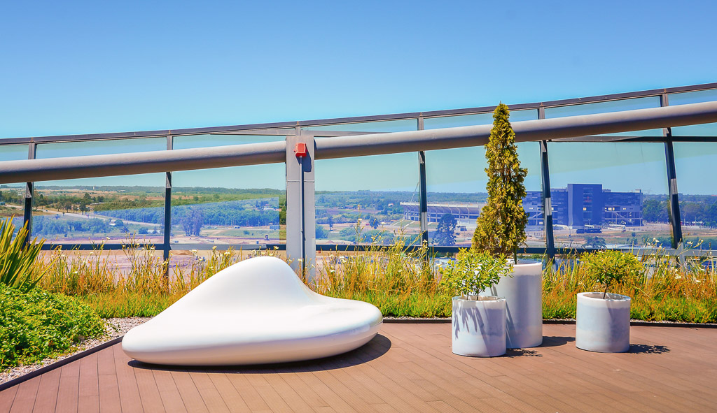 Celebra 大厦接待区与露台-12