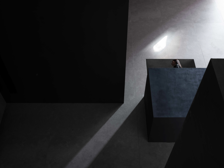 追光·欧文莱陶瓷总部,空寂之境 | 谢培河作品-29