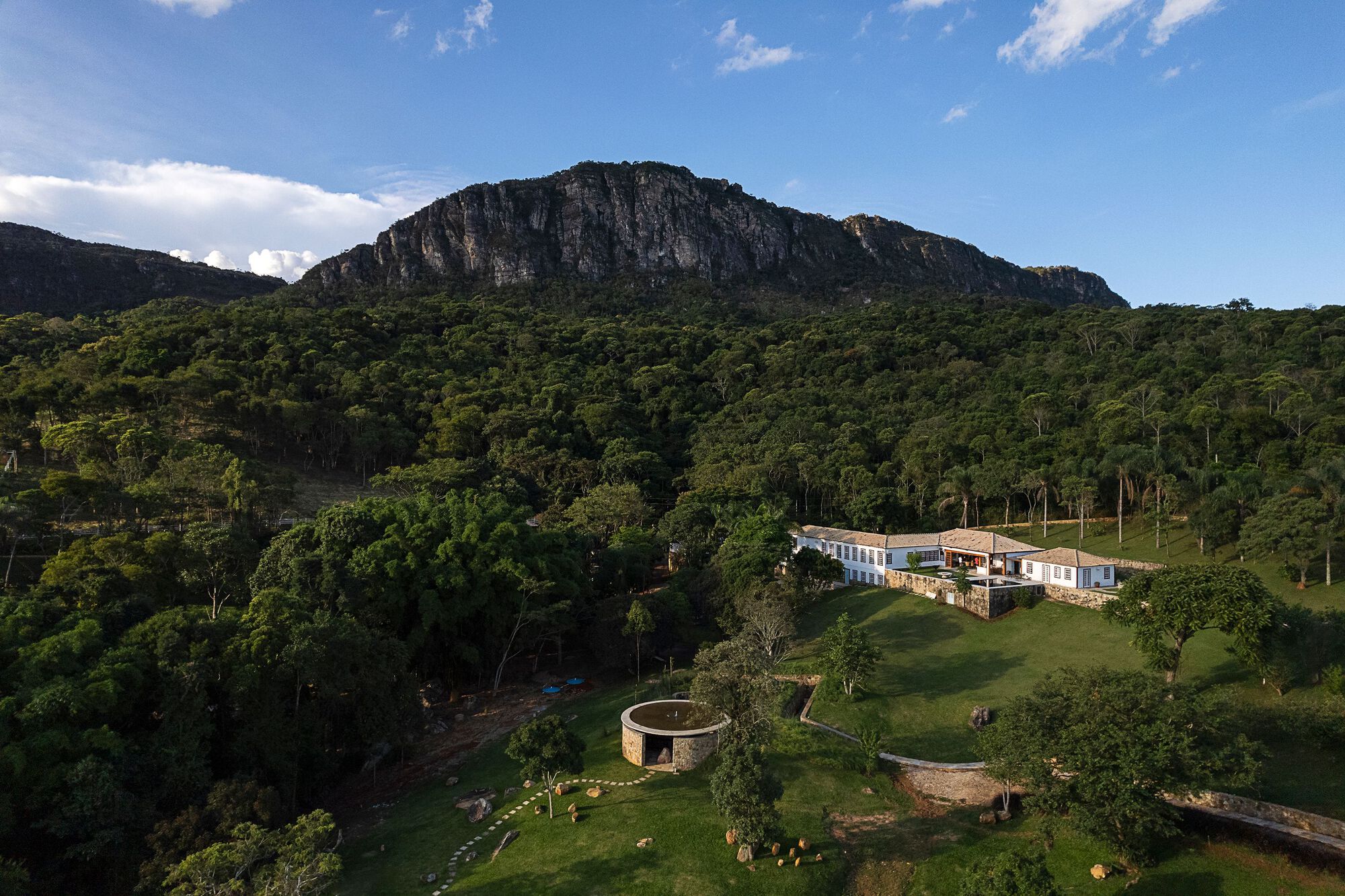 São José 山脉脚下的小教堂丨巴西丨MACh Arquitetos-9