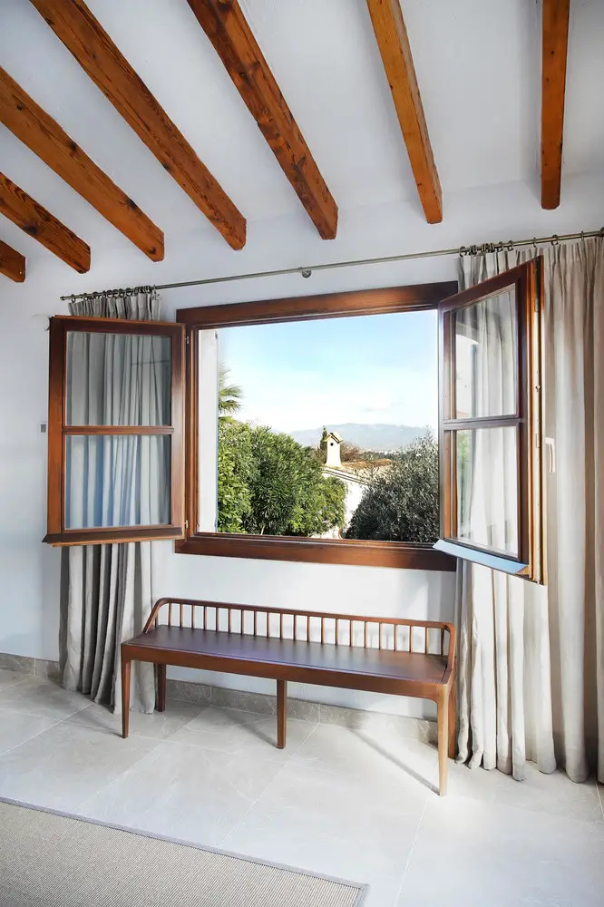 明亮设计打造温馨西班牙海岛住宅-11