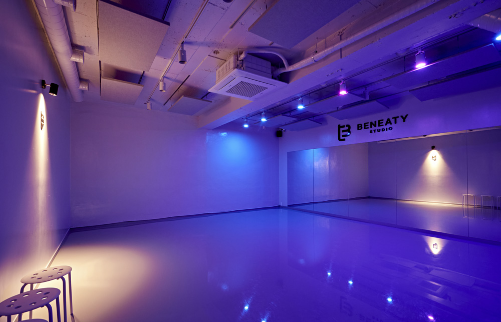 30 平米舞蹈工作室的极简设计魅力-6