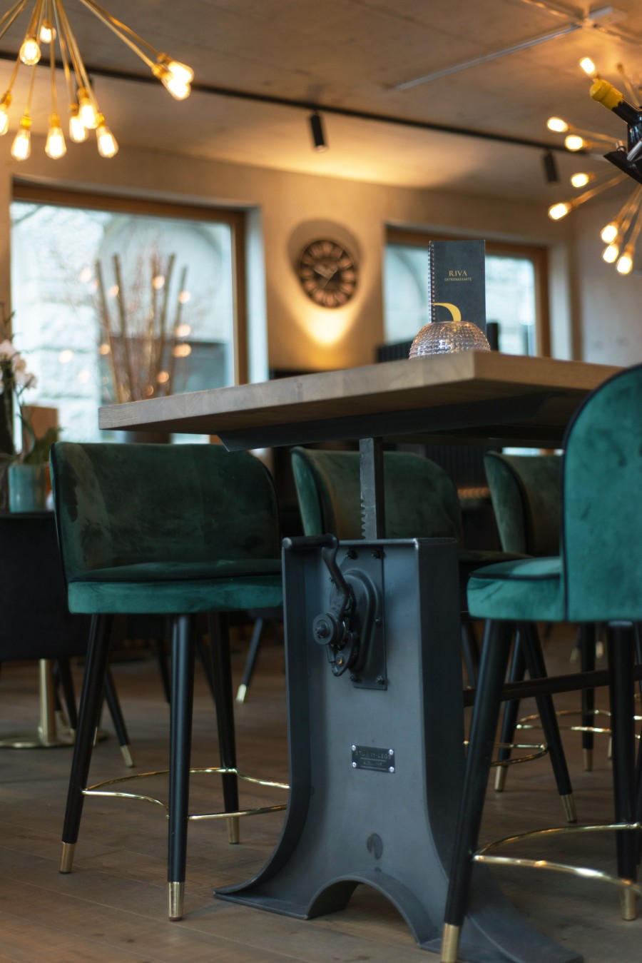 里瓦咖啡馆和酒吧-13