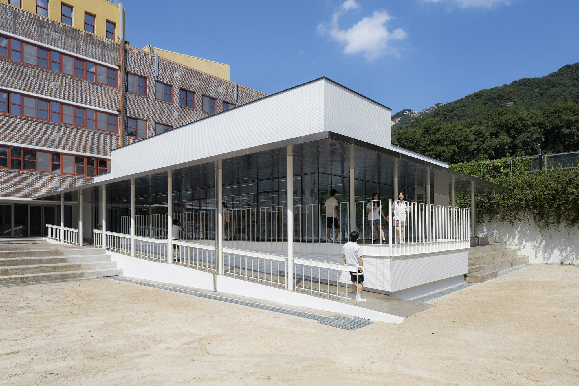 Mirae High School of Science & Technology Cafeteria Extension 高中学校食堂丨Bare Ground Architects-27