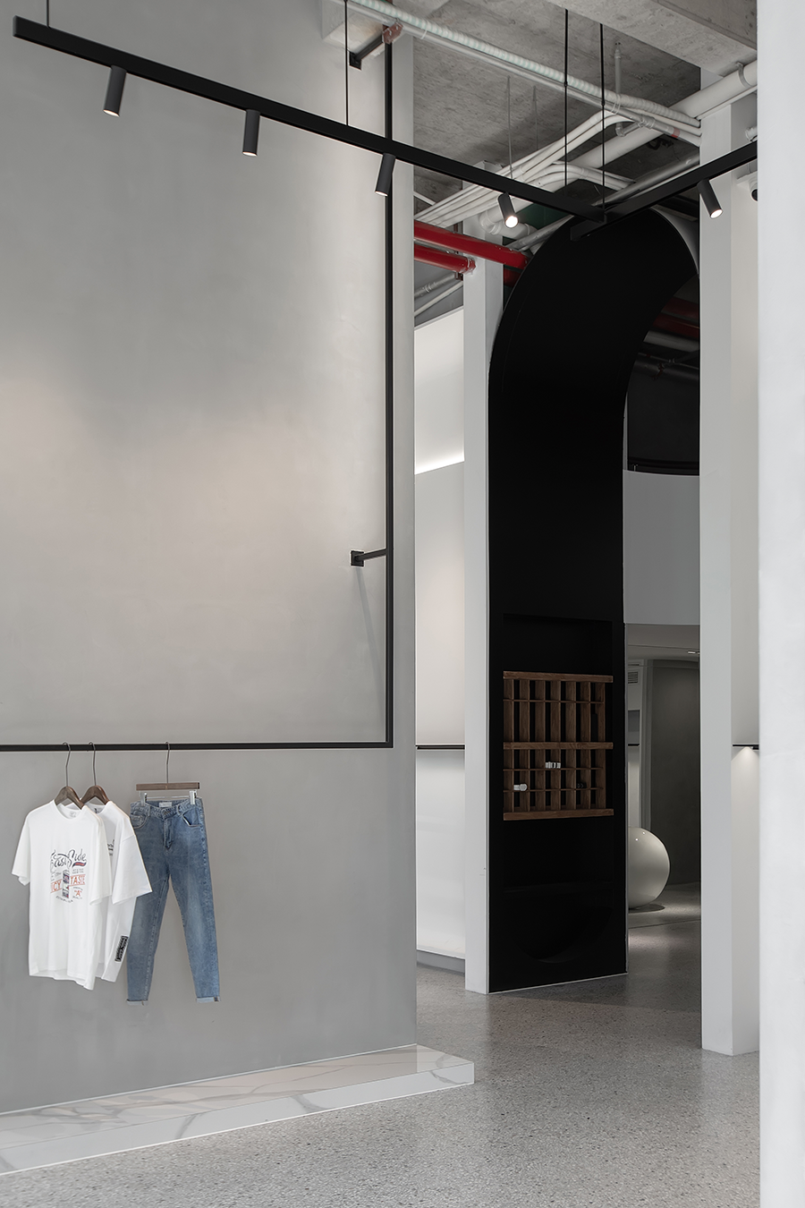 NOVO 服装店丨目后空间设计-23