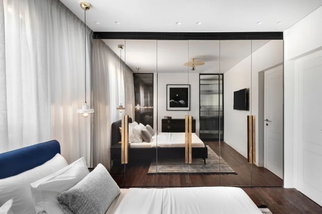 Aviram Kushmirski 打造轻奢风空间，黑白色调与实木地板的完美搭配-81