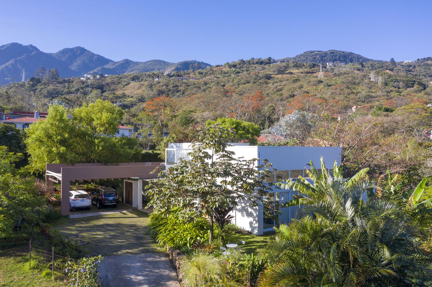 Casa Patio · 融入自然的可持续殖民地风格设计丨哥斯达黎加圣何塞-5