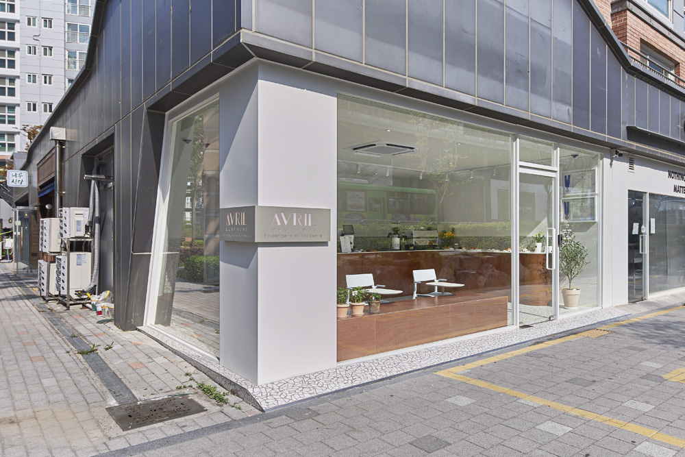 16 坪现代咖啡厅，简约风格中的温馨之作-15