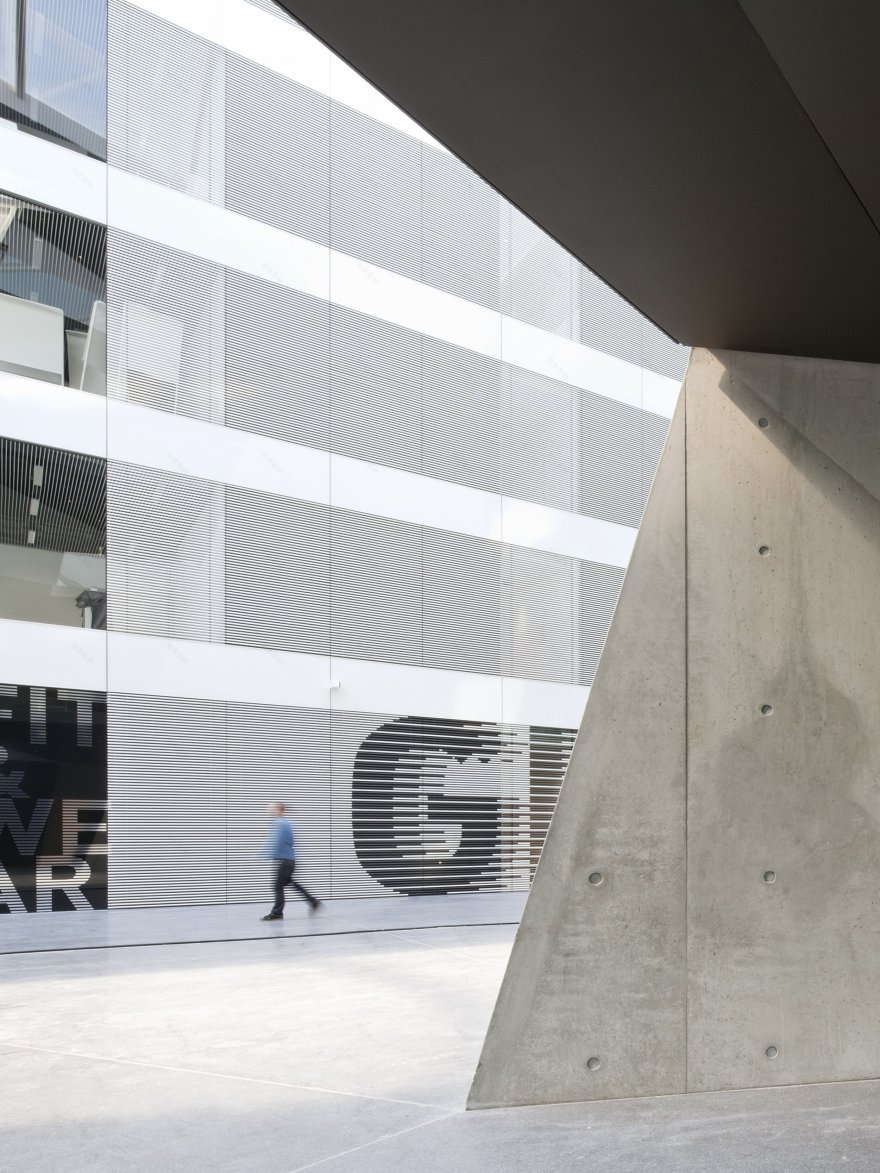 adidas 总部室内设计-10