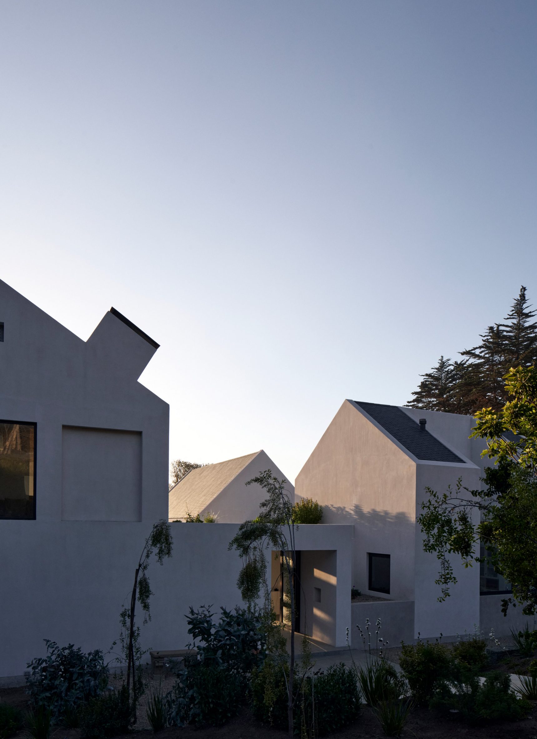 智利海边度假屋 | Combeau Arquitectura 打造的白色石灰石建筑群-13