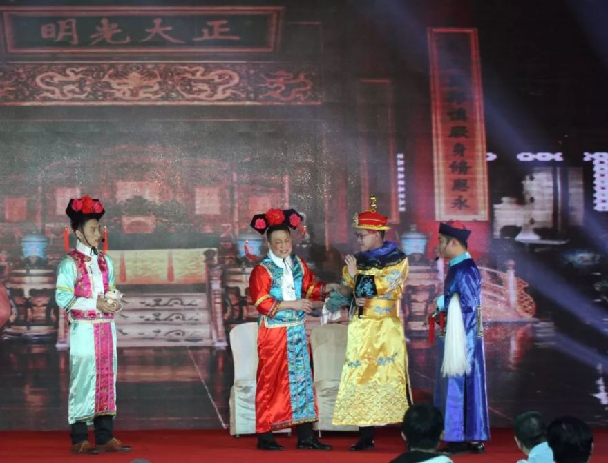 张连泽 | 舞台上的“咖妃”,生活中的设计师“爸爸”-1