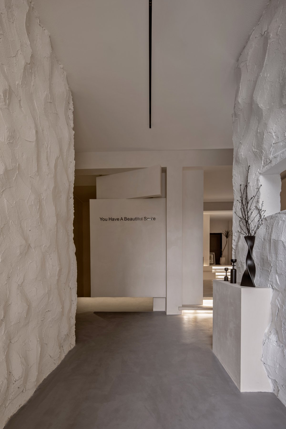 错综体块重组,简约空间美学展现独特气质-10