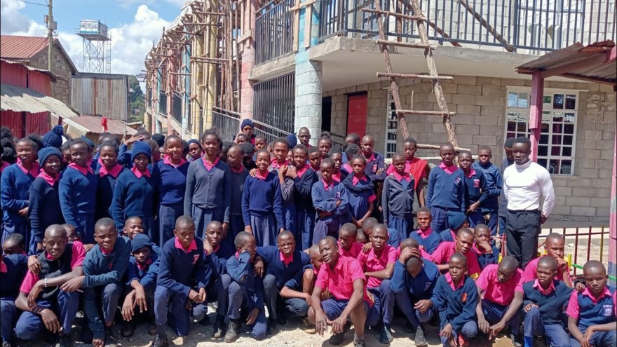 肯尼亚内罗毕前流浪男孩孤儿院丨Start Somewhere-2