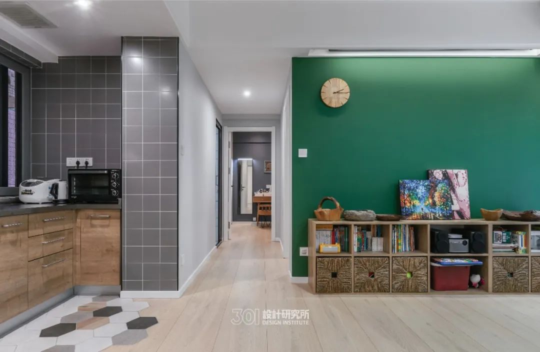 78 平米北欧风之家 | 墨绿背景墙的稳重与雅致-24