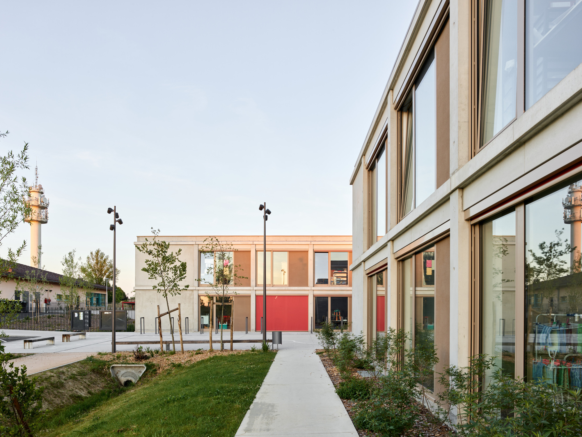 此处 Comple· 可能拼写有误，推测可能是 Complex 如果是 School Complex of the Olive Tree ，可翻译为橄榄树学校园区  丨法国丨GGR architectes-28