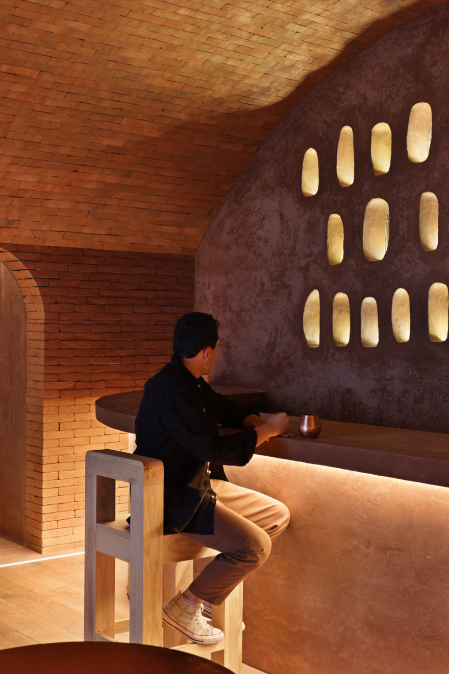 对工匠精心制作的尊重大地色调的酒吧设计丨荷兰多德雷赫特丨戈者设计-13