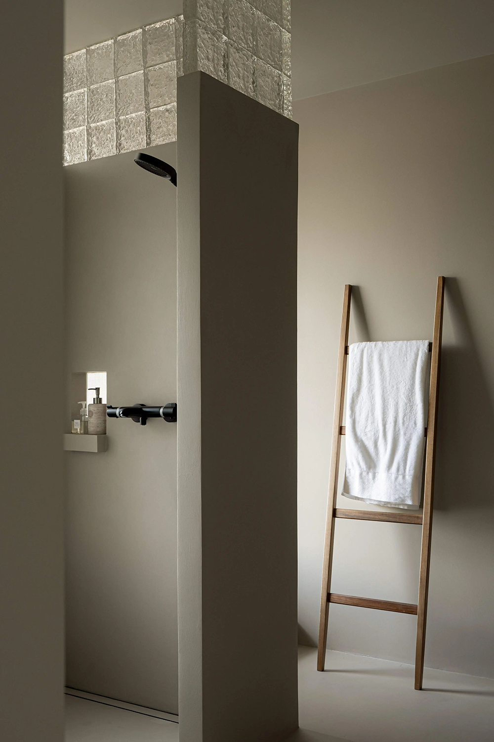 私宅设计:极简·纯净丨中国宁波丨舍近空间设计-31