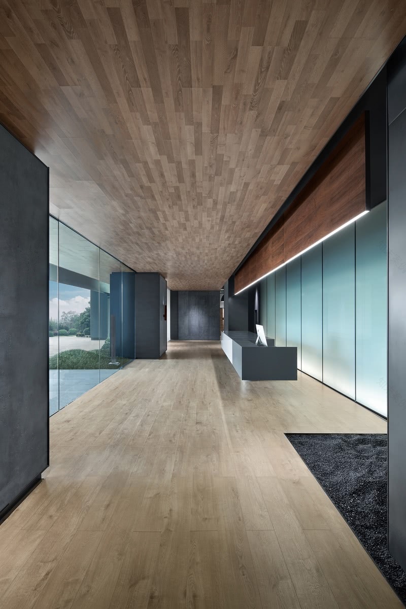 自由者健身旗舰店,现代风格与自然元素完美融合-35