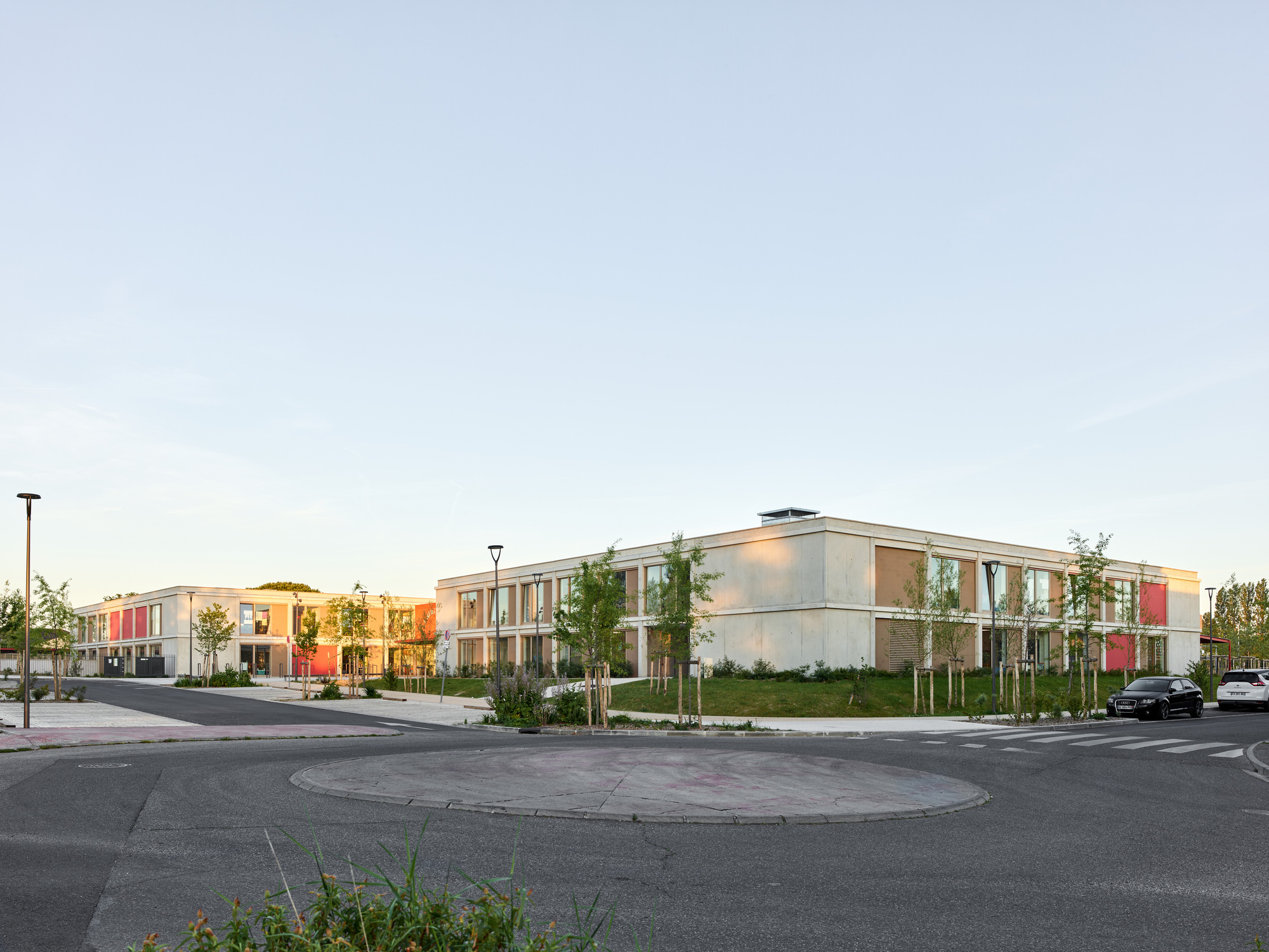 此处 Comple· 可能拼写有误，推测可能是 Complex 如果是 School Complex of the Olive Tree ，可翻译为橄榄树学校园区  丨法国丨GGR architectes-44