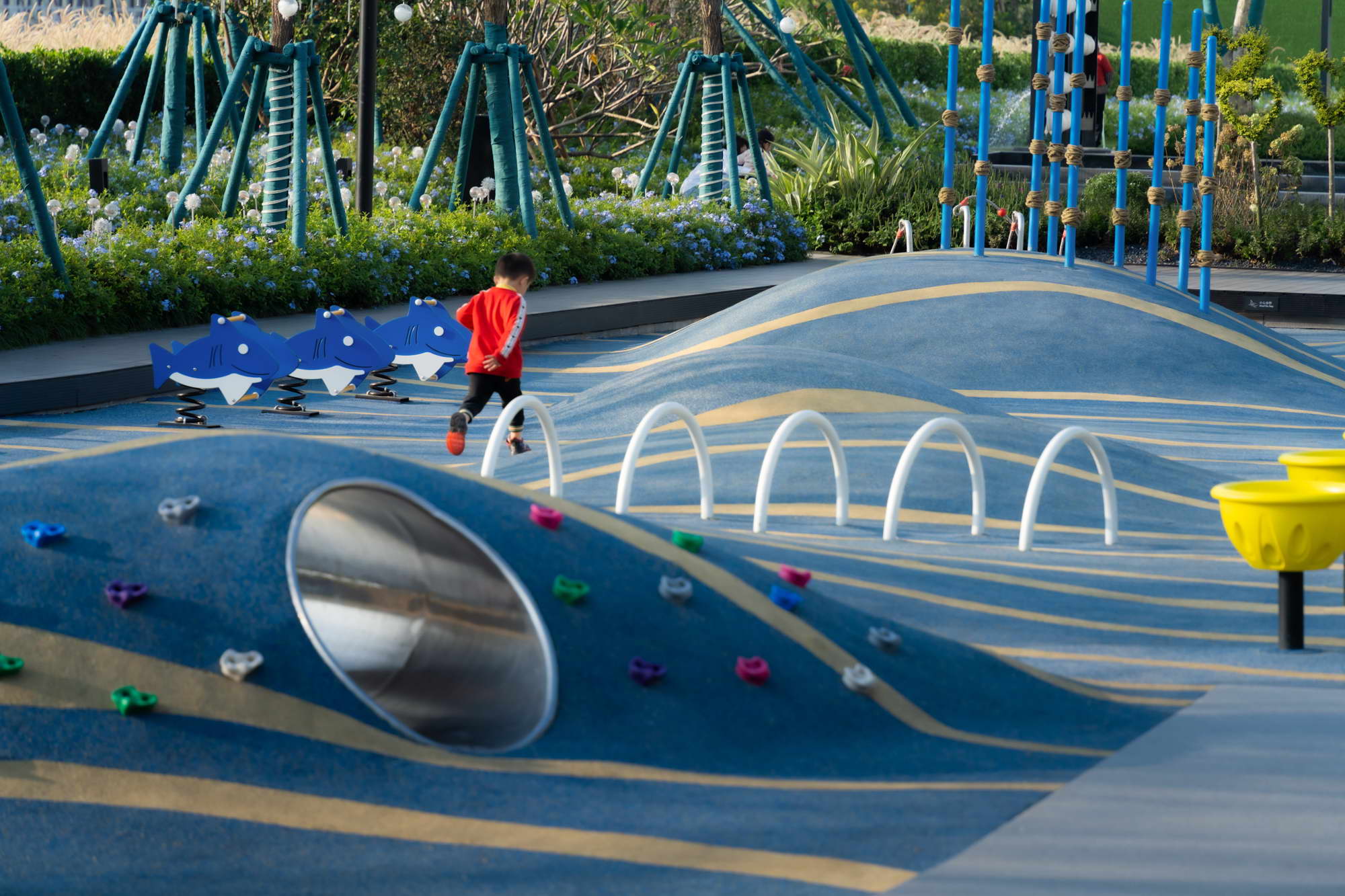 东莞万科卓越珑远未来之光 | 星海公园的现代设计魅力-45