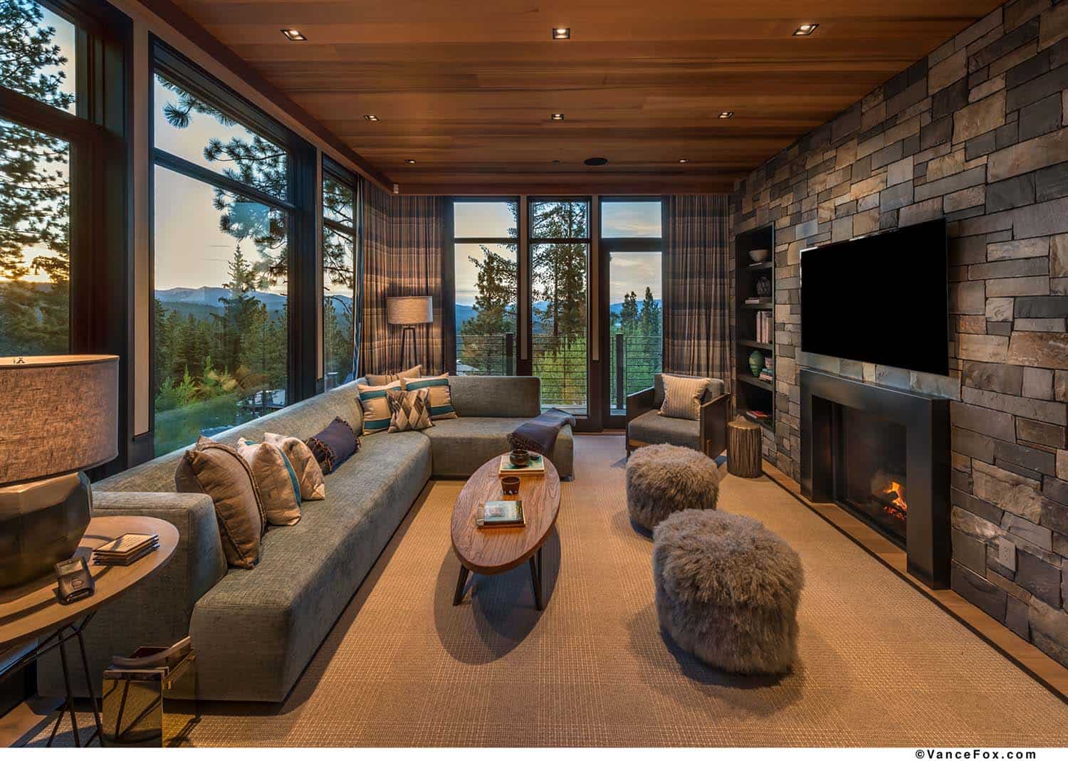 Northern California mountain retreat displays impressive design details-13