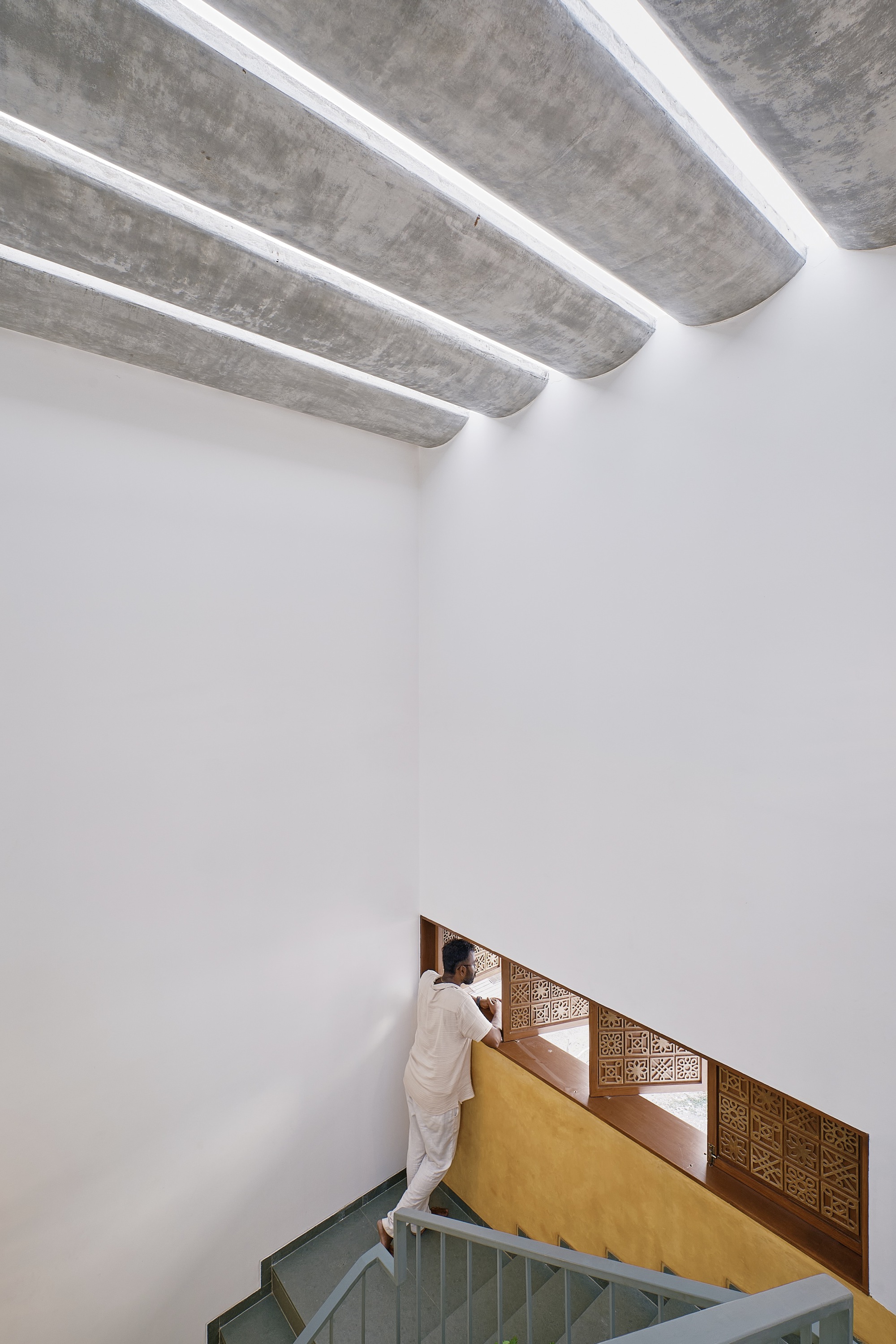 两种现实之屋丨印度本地治里丨STO.M.P-24