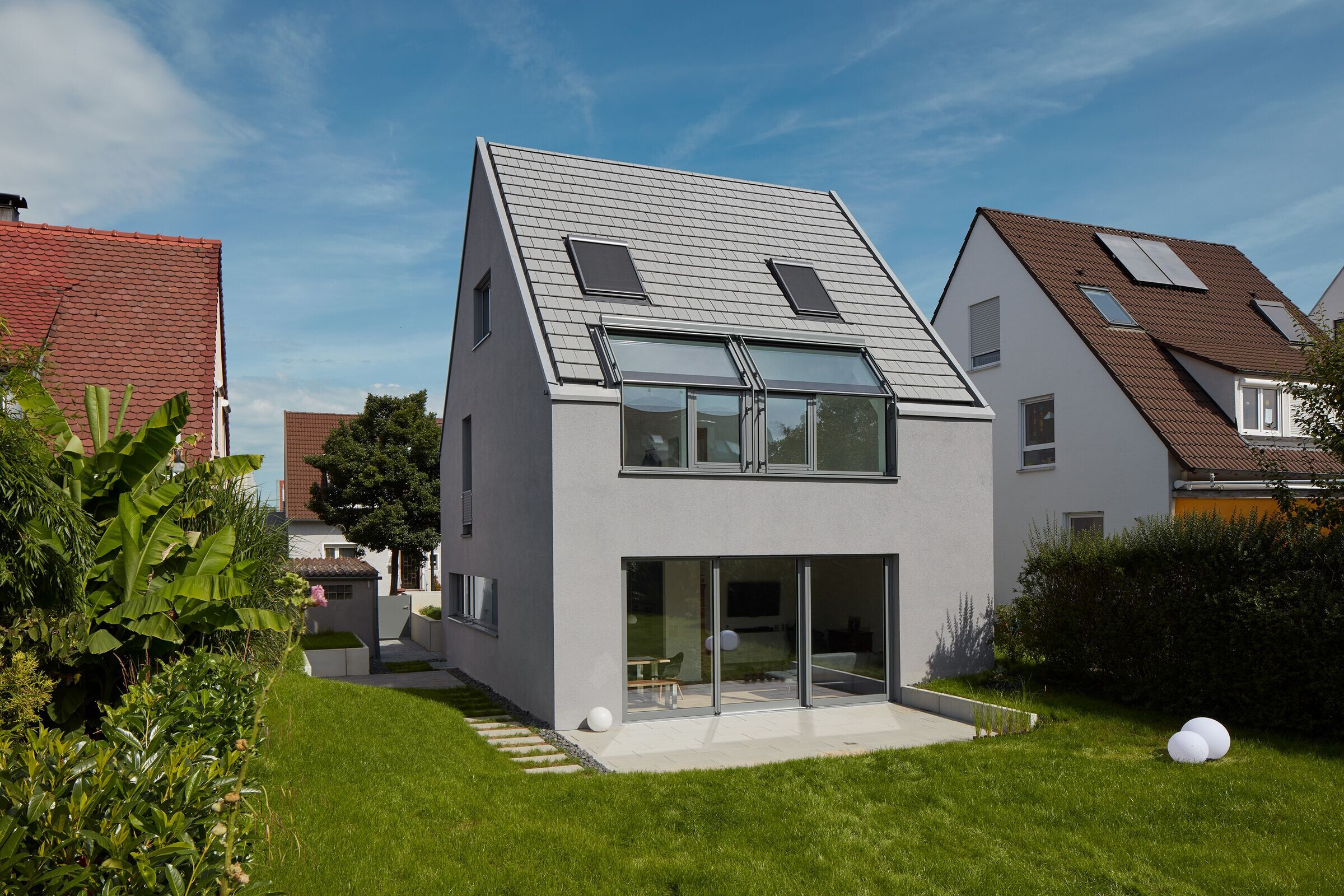 德国 Stuttgart 新锐私人住宅设计，精致简约融入老社区-9