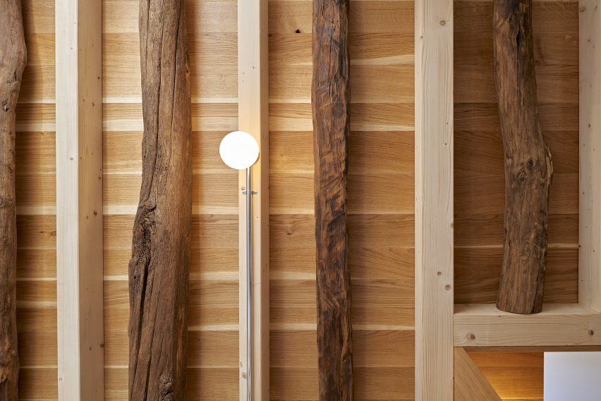 瑞士乡村小屋翻新丨Sassi 建筑事务所-31