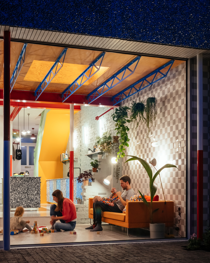 色彩斑斓的“山景房” · 英国伦敦的现代家庭住宅设计丨CAN-30