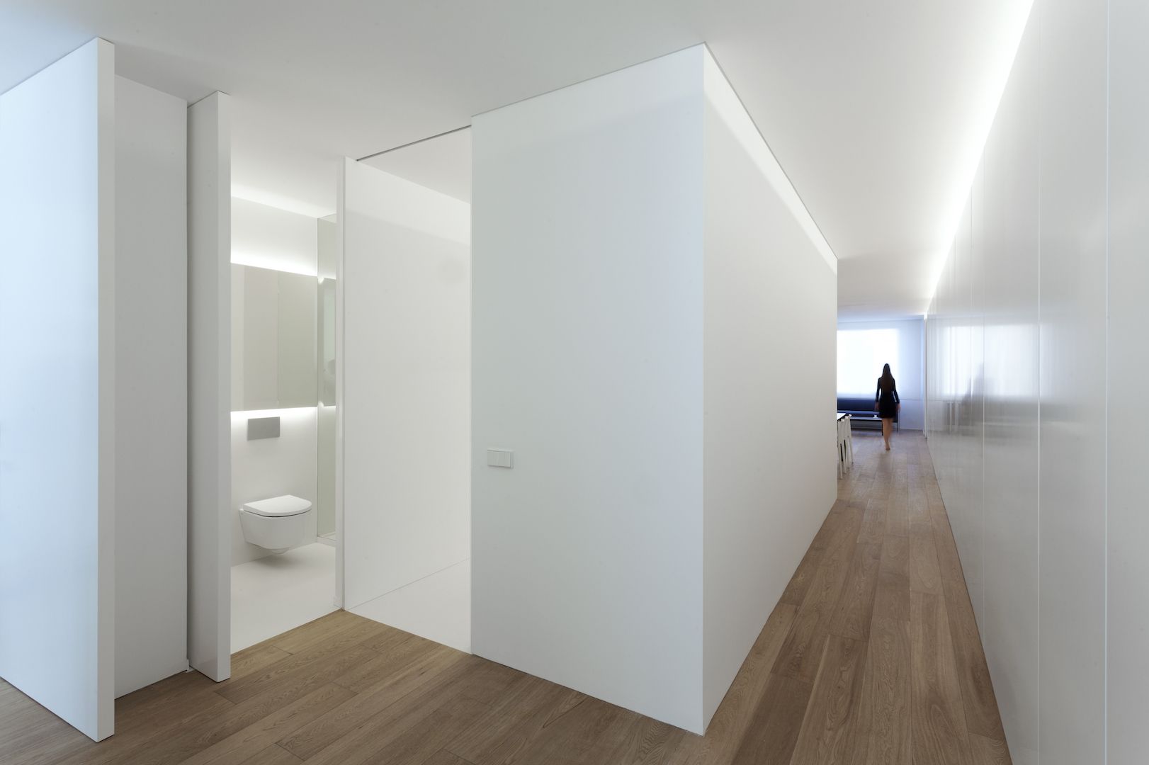 白漆润色，空间焕新——瓦伦西亚公寓设计-15