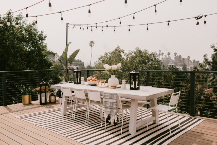 年轻企业家 Jaclyn Johnson 的洛杉矶现代西班牙风格住宅-23