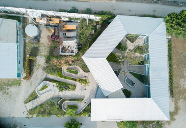 GHESKIO Tuberculosis Hospital / MASS Design Group-30