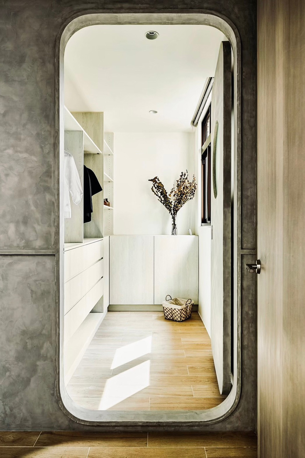 家装设计案例鉴赏——摩登复古感，玩味混搭经典美学-27