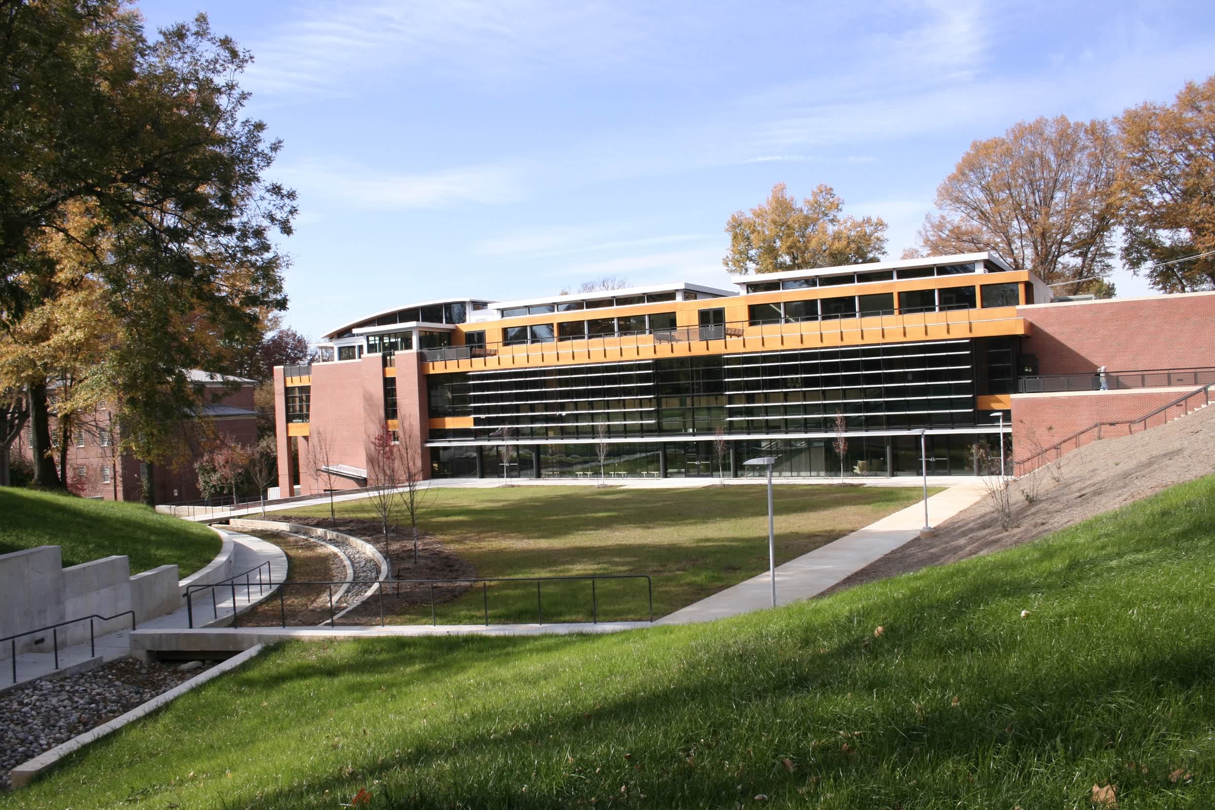 埃弗里特大学雨水庭院 averett university stormwater court by siteworks studio-2