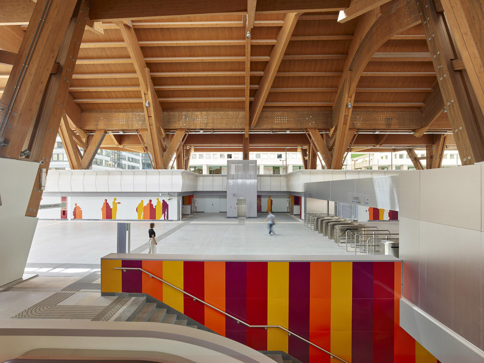 那不勒斯中央商务区车站丨意大利那不勒斯-36