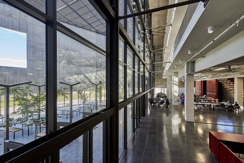 南非 Sol Plaatje 大学学生资源中心-35