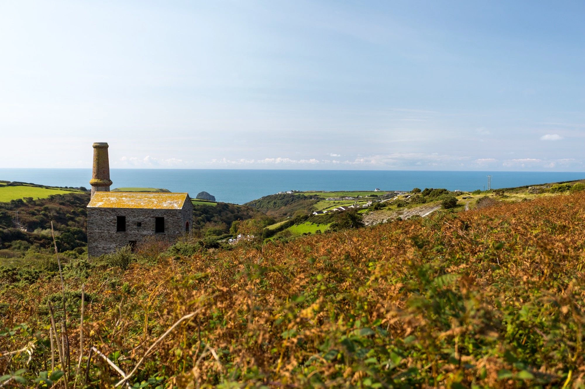 英国新设计打造 cornwall 地区废弃石矿独特隐秘度假屋-24