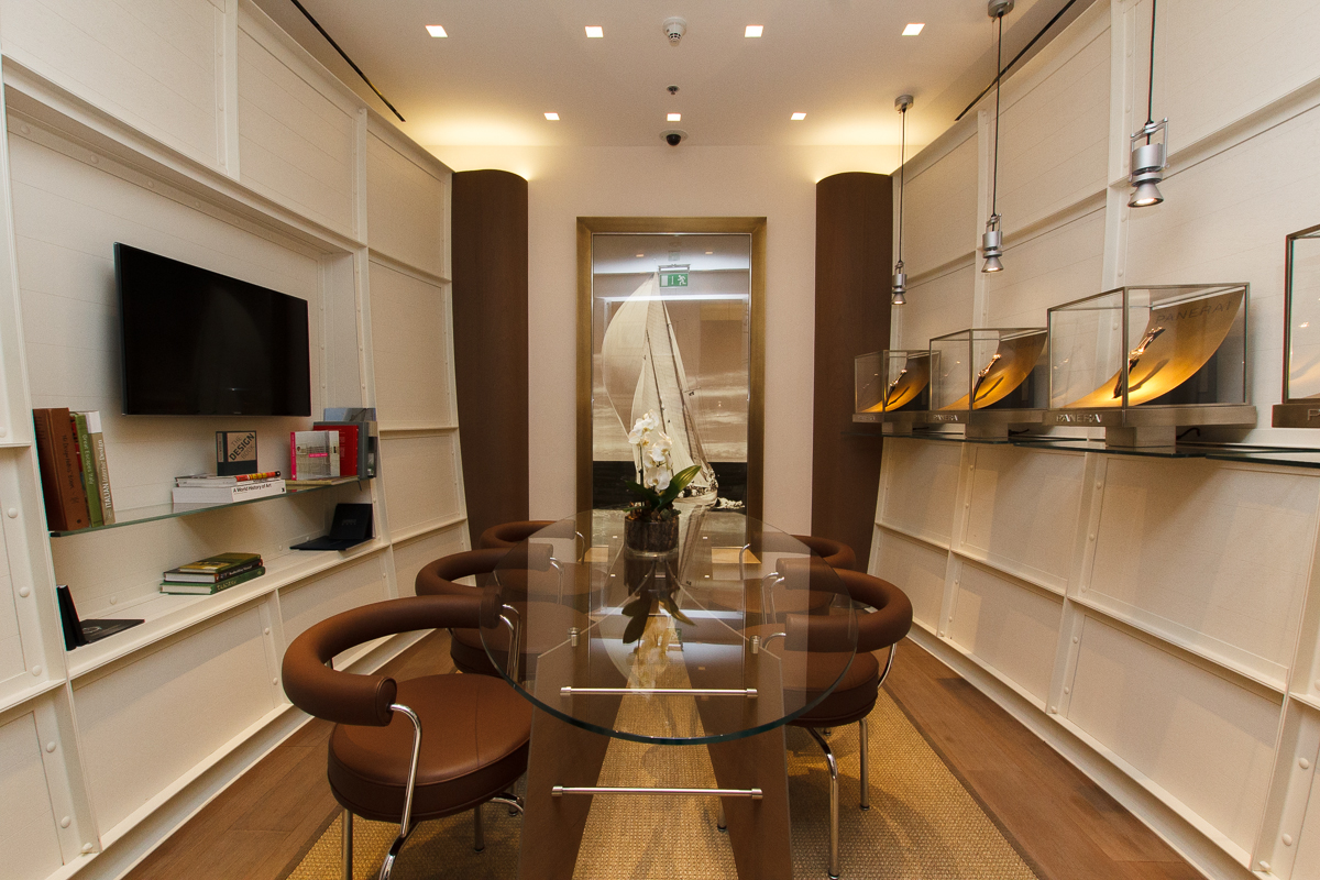 迪拜购物中心 Officine Panerai 精品店-15