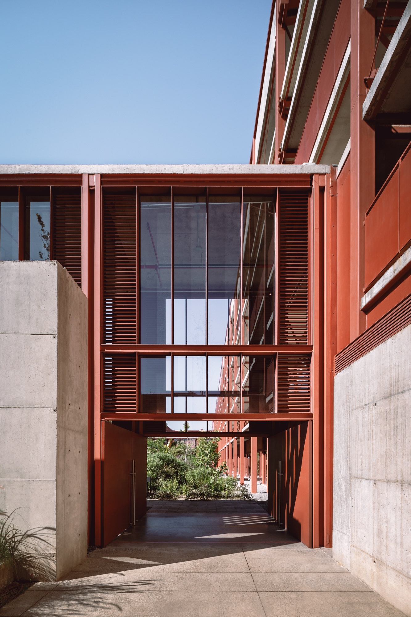 工业与花园的结合：CBG园区 / Estudio MMX+Luis Campos-12