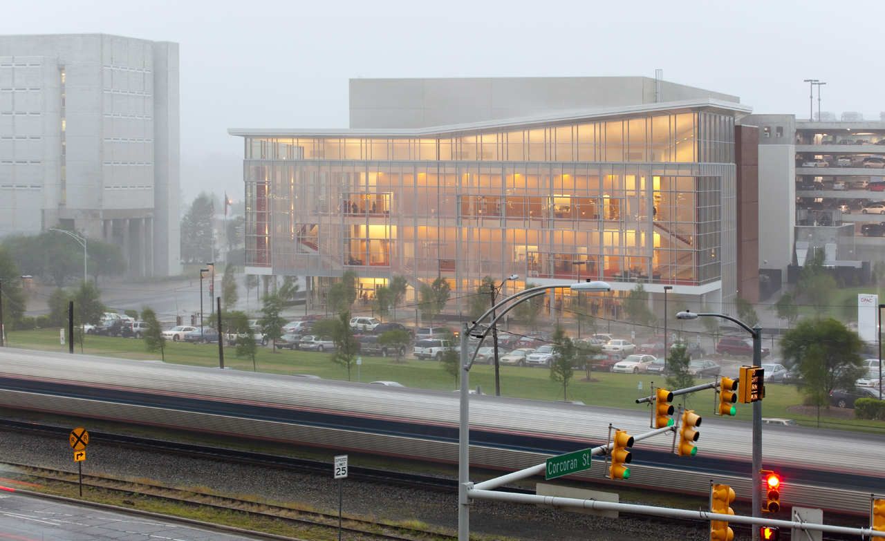 Durham 表演艺术中心 | 剧院与城市的完美融合-19