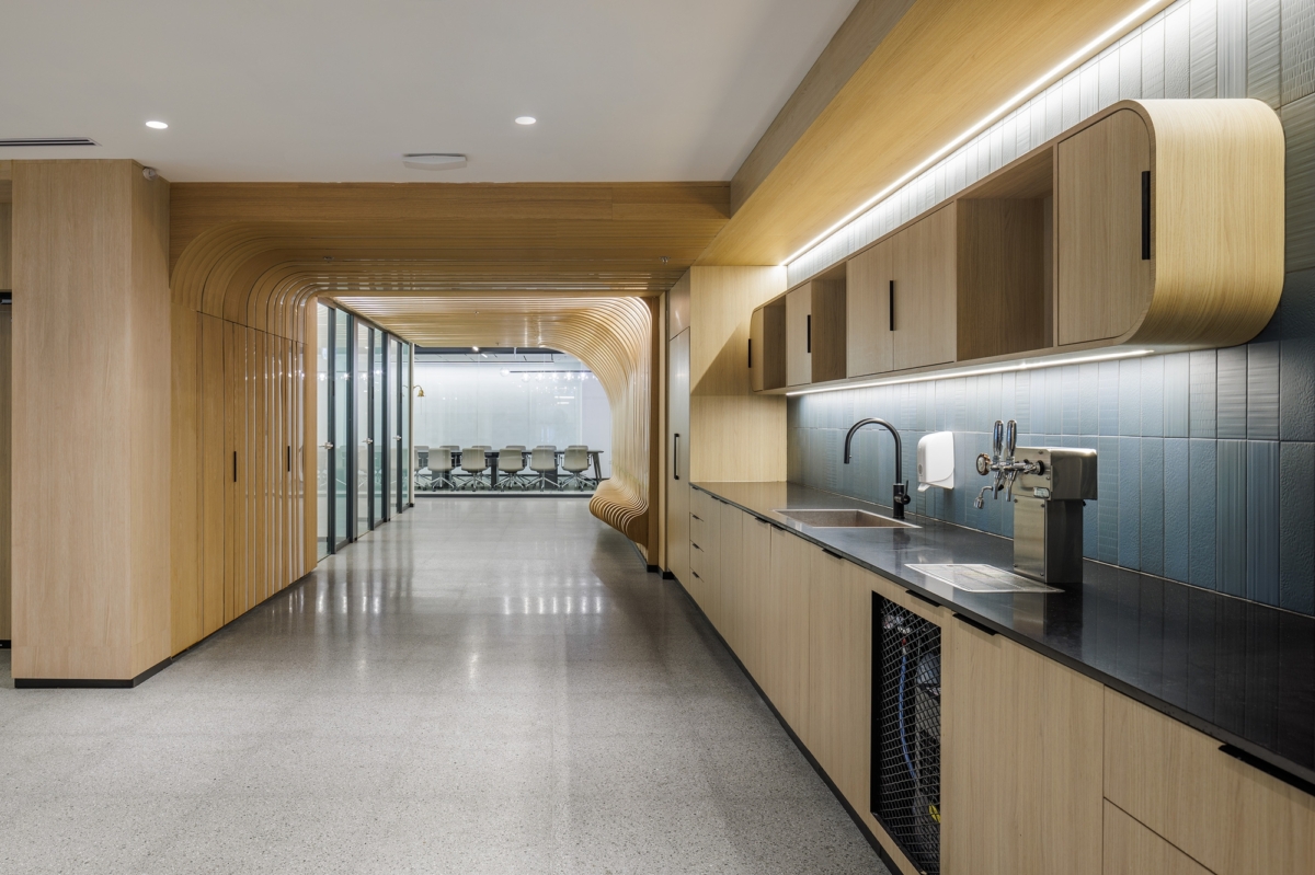 莫门蒂斯办公室丨以色列丨Auerbach Halevy Architects-17