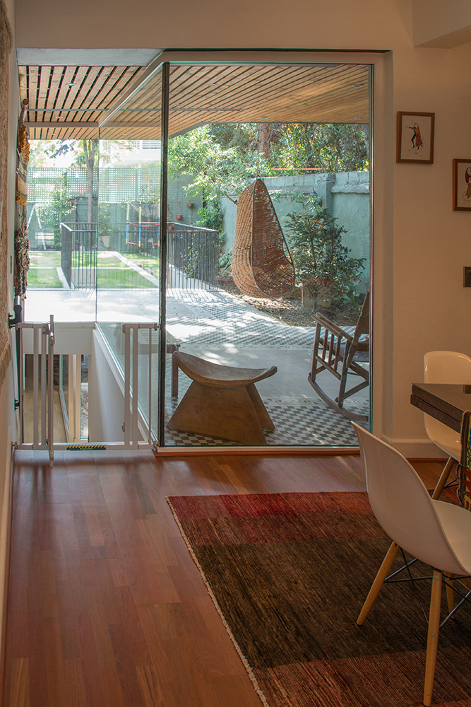 智利 Casa Granada 住宅 | 绿意环绕的现代扩建设计-10