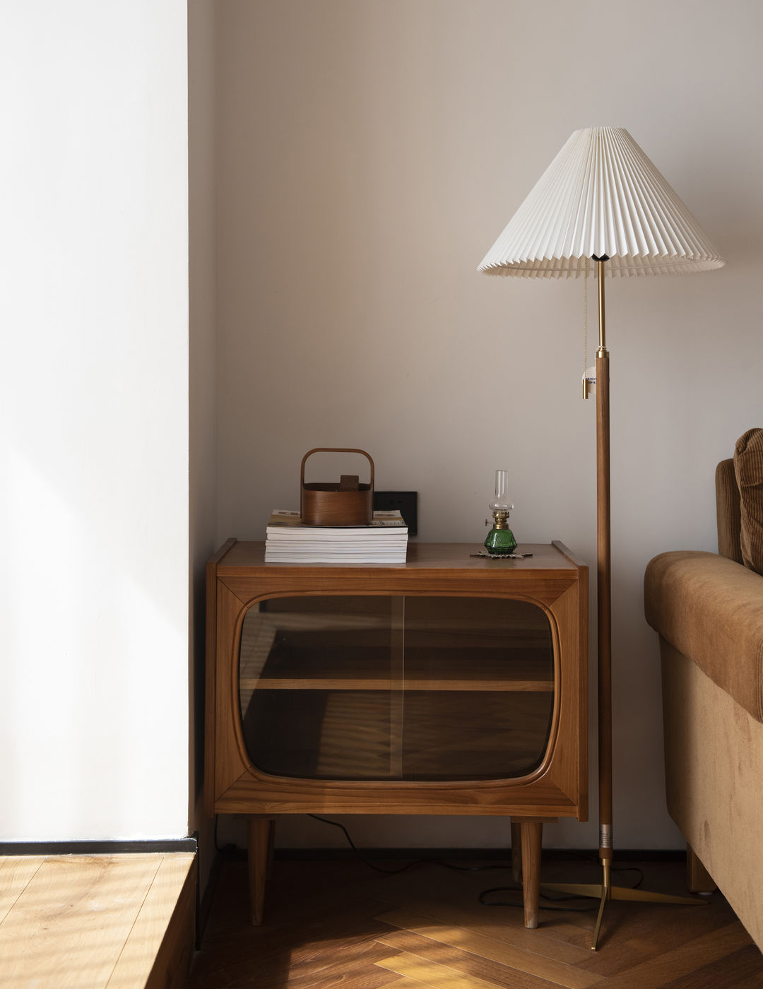 现代精致木质感的住宅-11