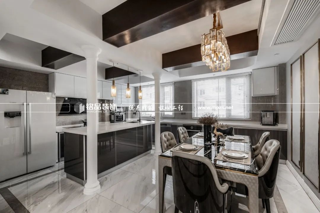 龙湖滟澜山现代轻奢案例，客餐厅打通扩容 1/3-30