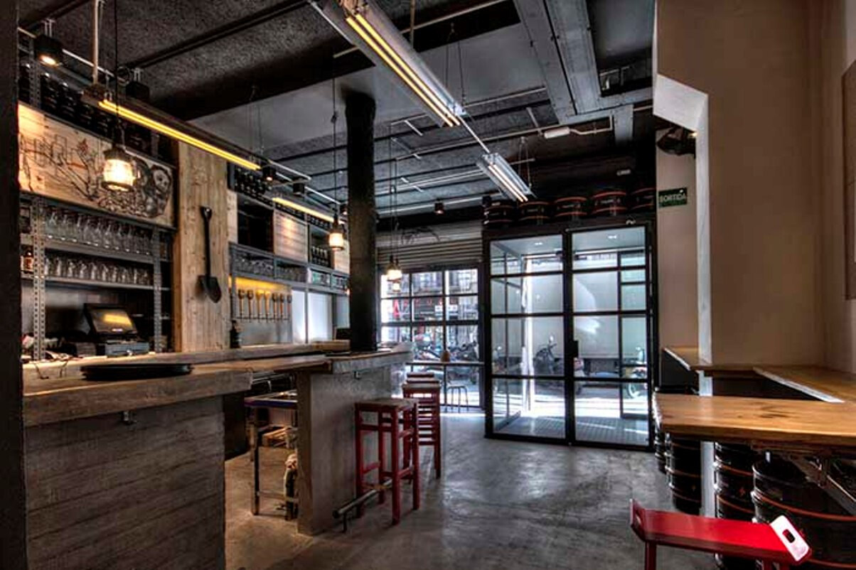 车库啤酒屋——复古工业风的设计魅力-9