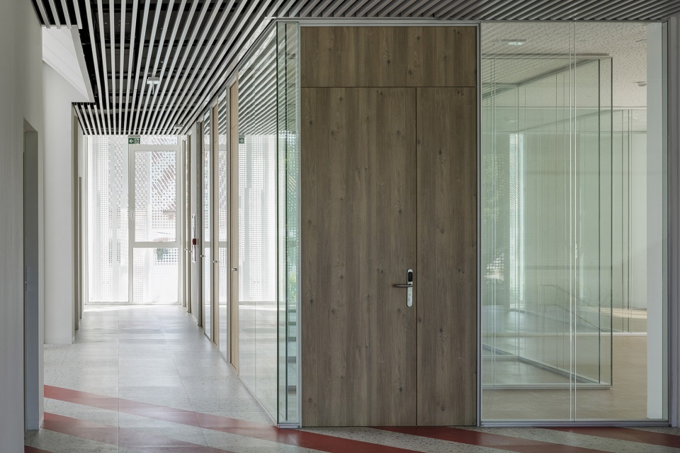 Malaga 红十字协会办公总部丨西班牙丨endosdedos® architecture-54