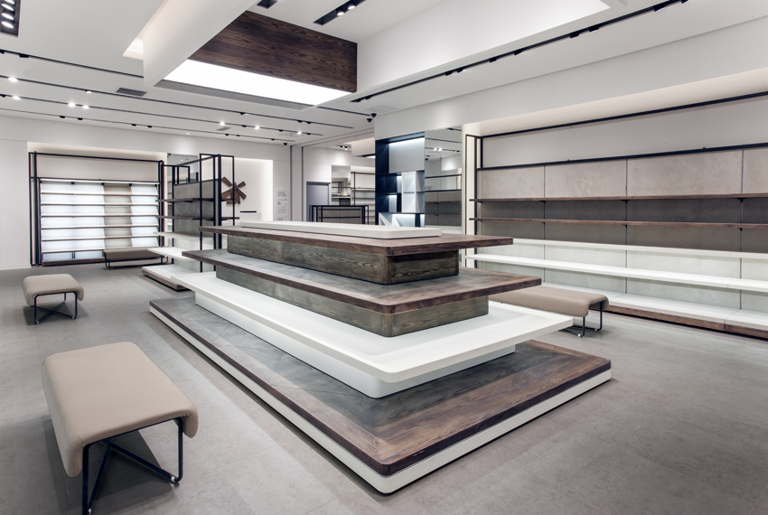 成都热风太古里形象店 | 突破传统，打造深色时尚空间-14