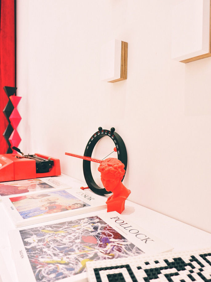 “流量收割机”，开了全球首家线下体验店-65