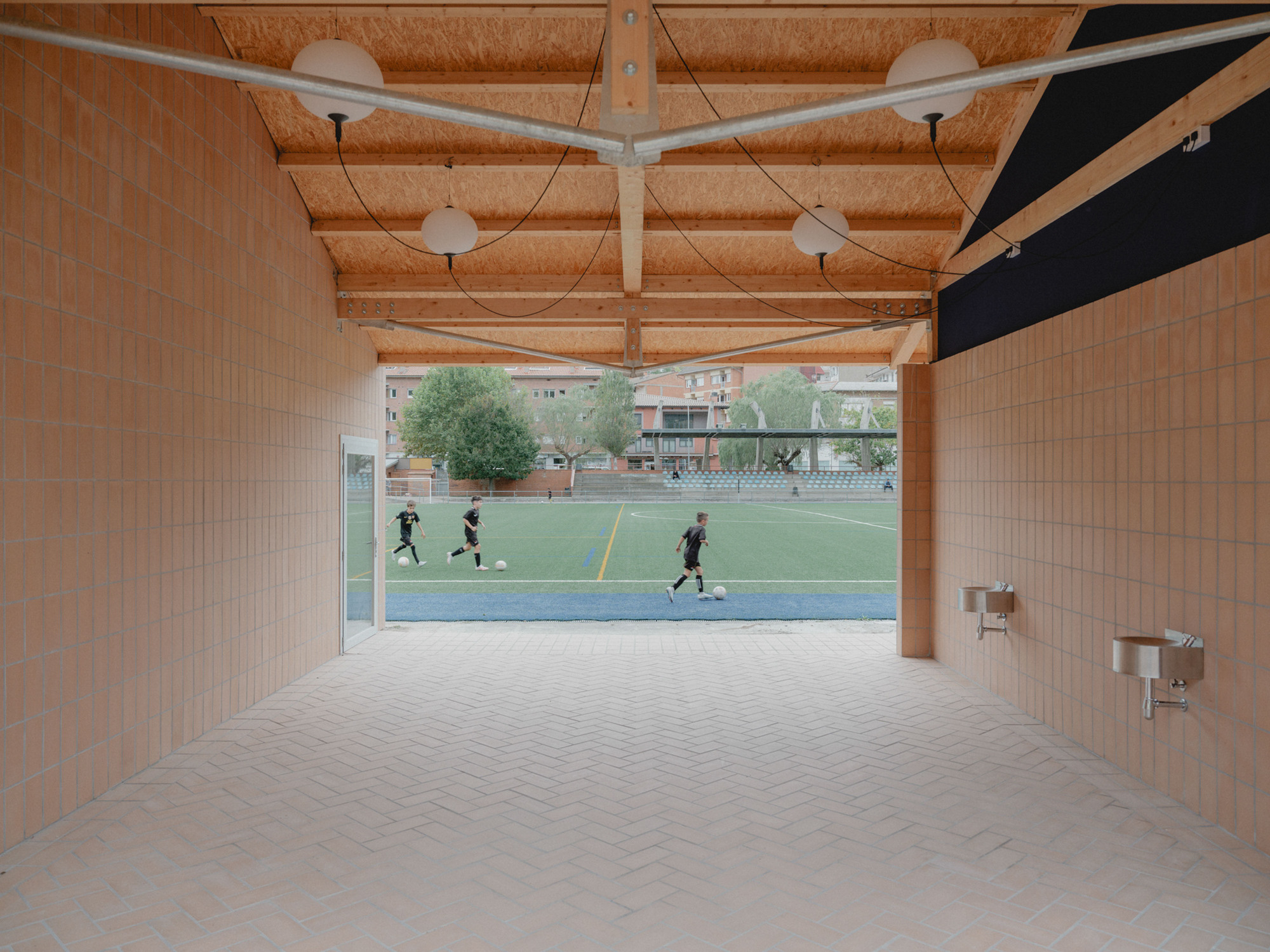 Ripoll - Changing Rooms and a Multi-Purpose Hall / MH.AP Studio + Sergi Serrat-21