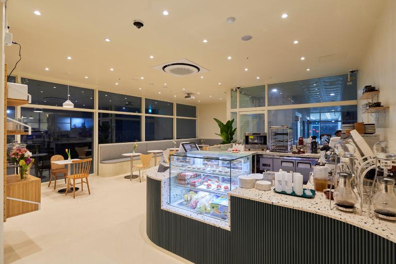 20 平米简约咖啡馆设计-8