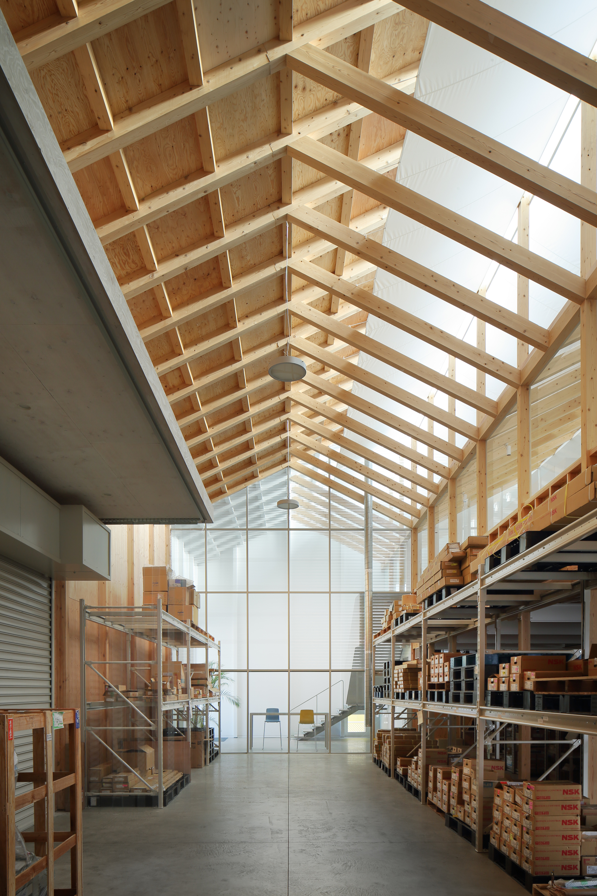 Warehouse in Ageo  / Arii Irie Architects-12